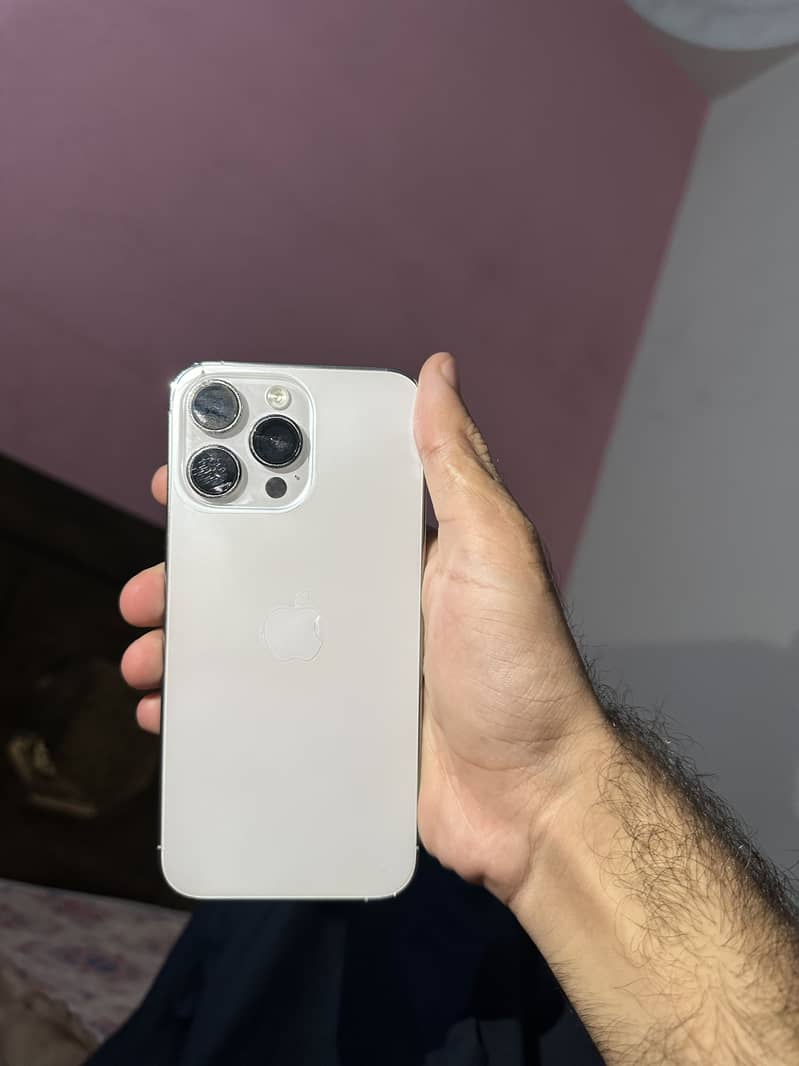 Apple iPhone 14 Pro Max 4