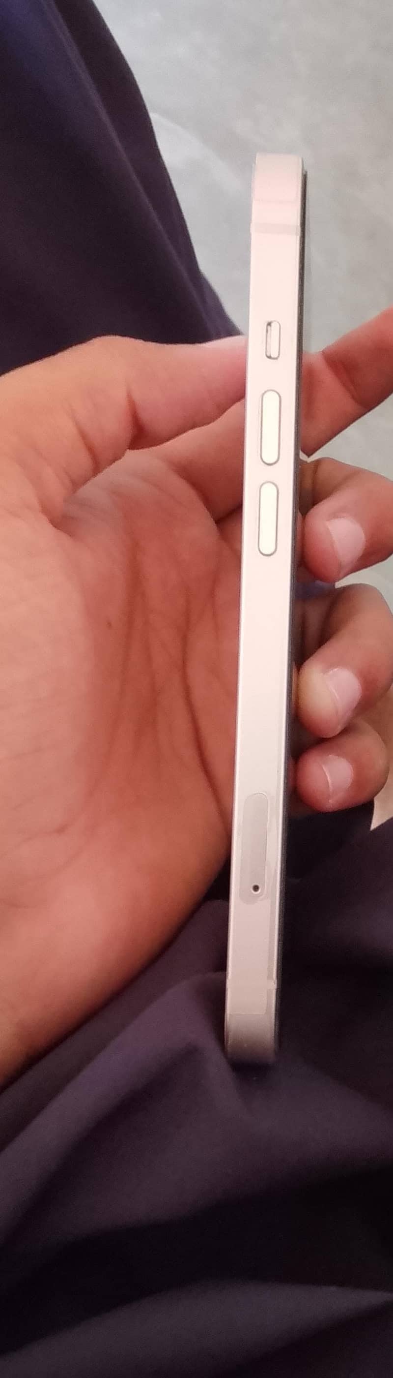Apple iPhone 13 2