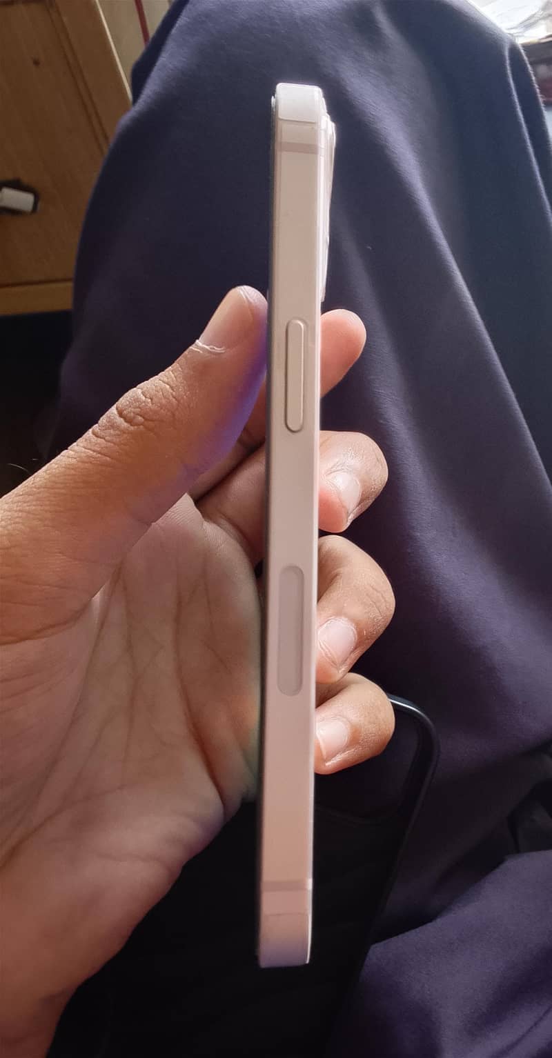 Apple iPhone 13 3
