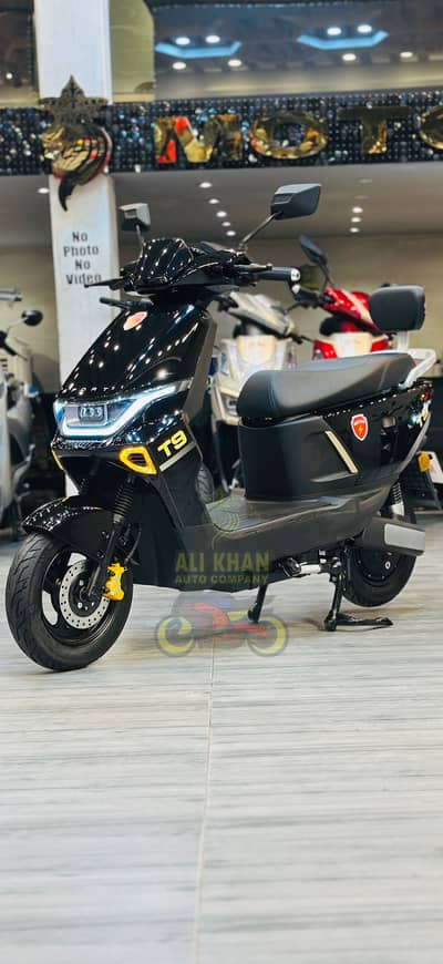 Scooty Kings Yadea Metro Evee Evon Okla EV Female Ramza