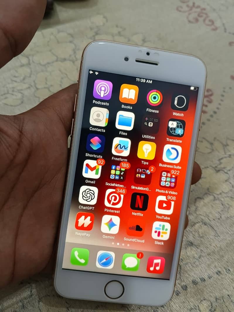 Apple iPhone 8 1
