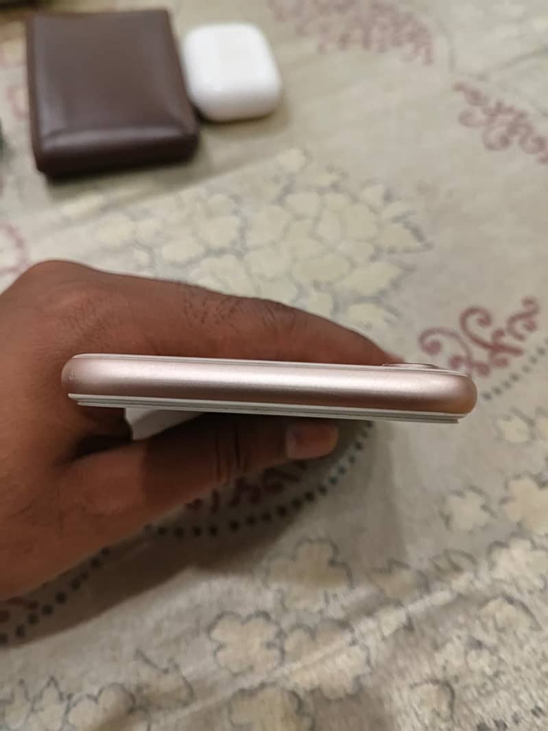 Apple iPhone 8 4