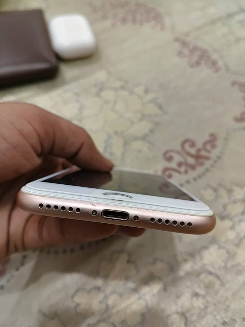 Apple iPhone 8 5