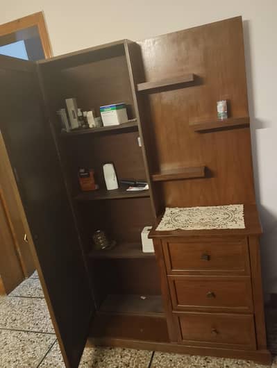 big dressing table 15000 ,,,,, other dressing table 8000. . . price ne