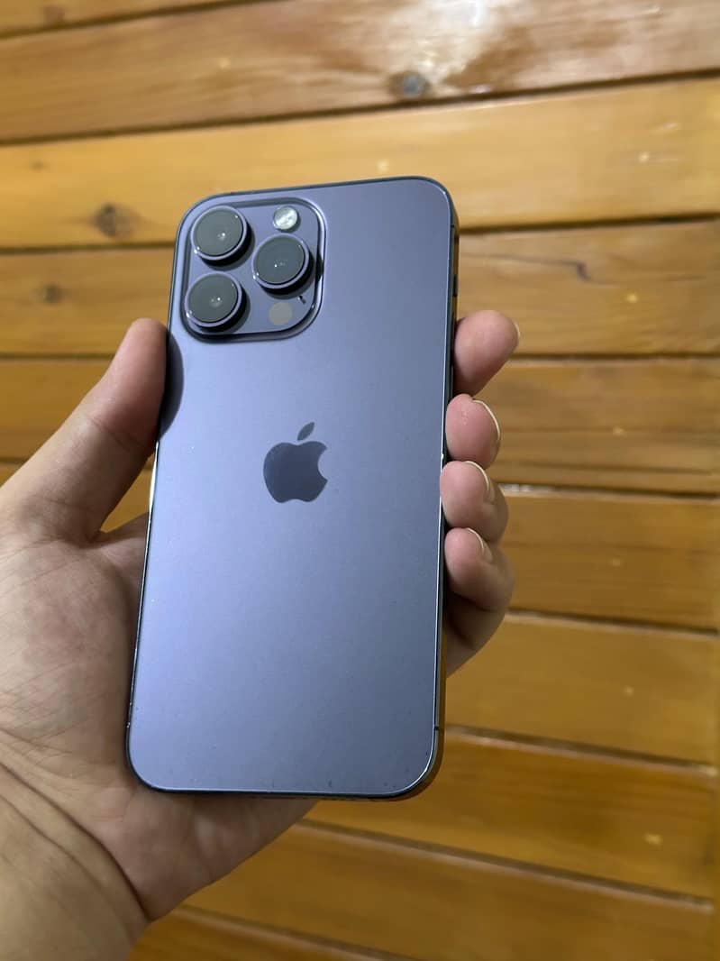 Apple iPhone 14 Pro Max 1