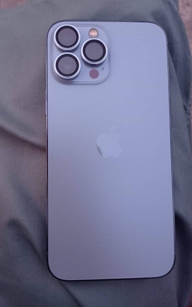 Apple iPhone 13 Pro Max 4