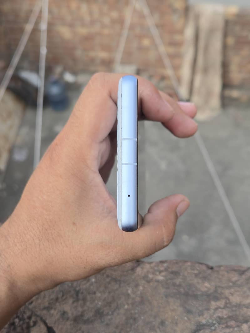 Google Pixel 7a 3
