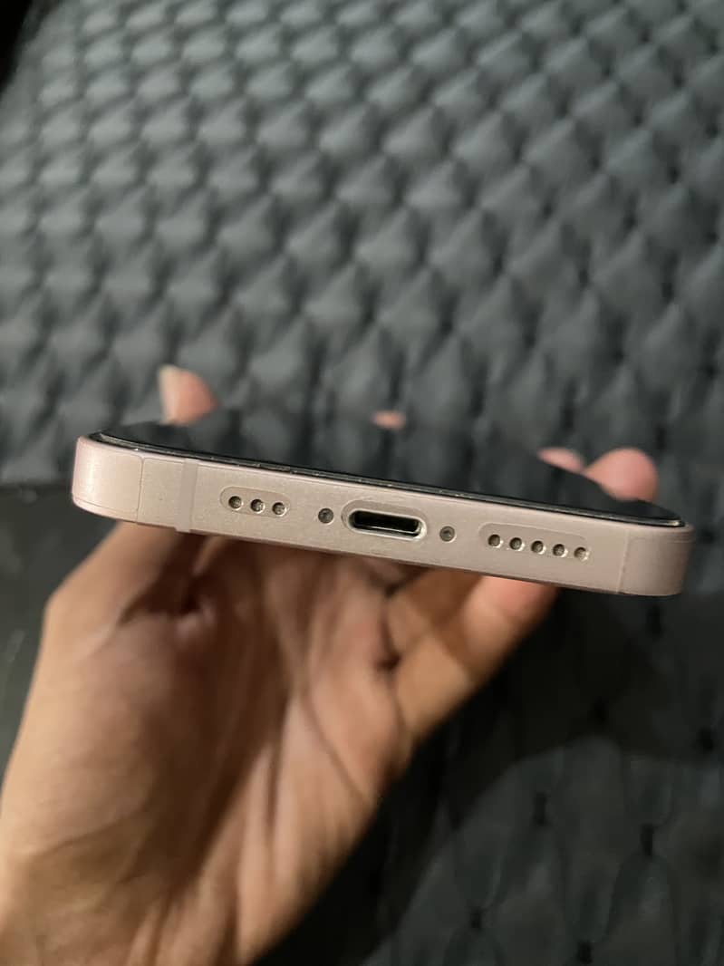 Apple iPhone 13 2