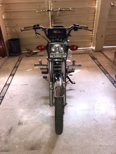 NEW BIKE CG 125 BLACK MODEL.