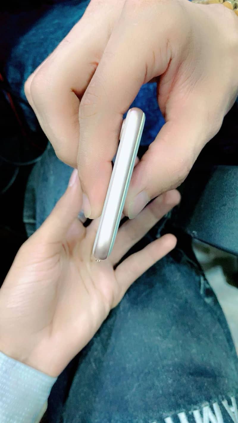 Apple iPhone 8 4