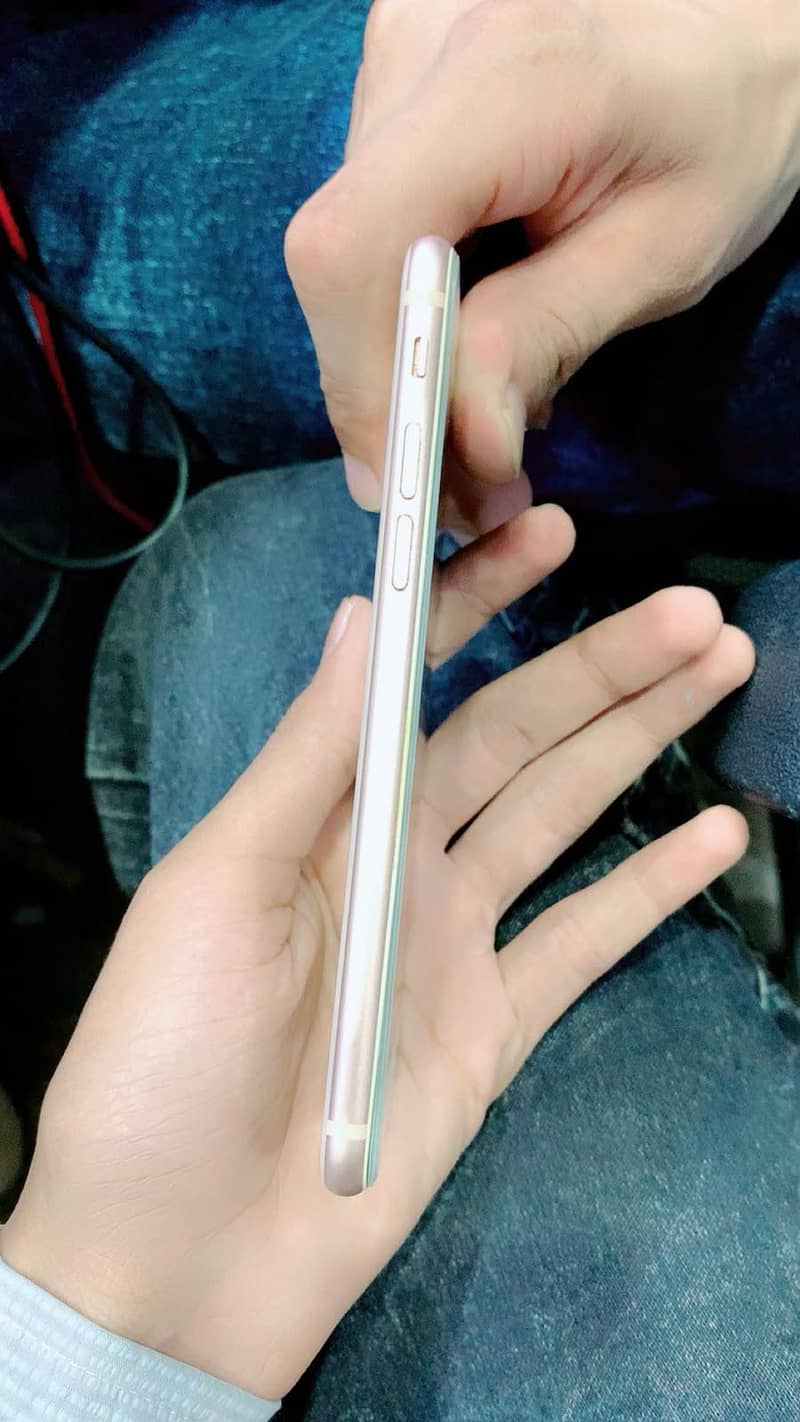 Apple iPhone 8 5