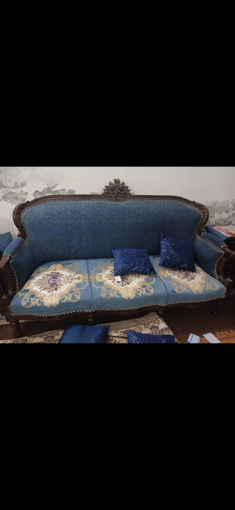 sofa for sell 3