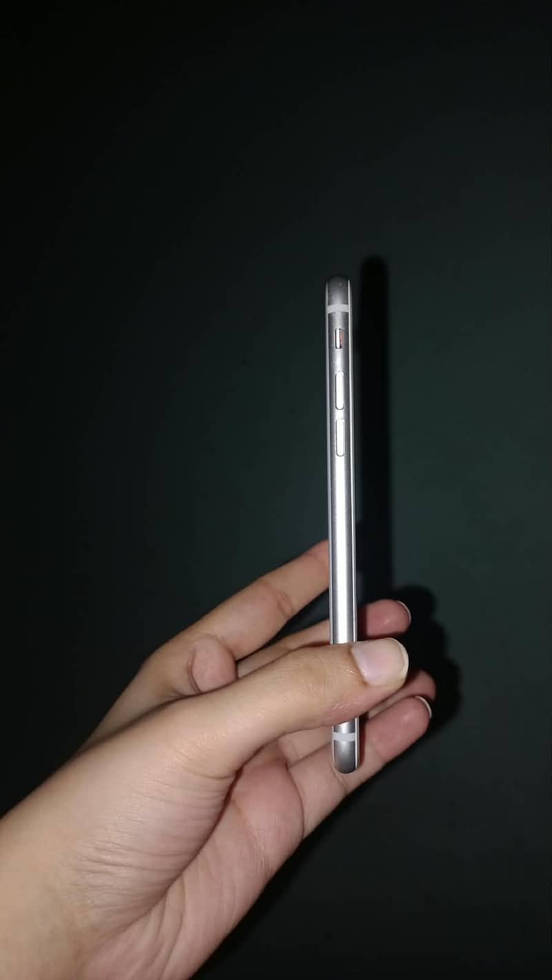 Apple iPhone 8 1