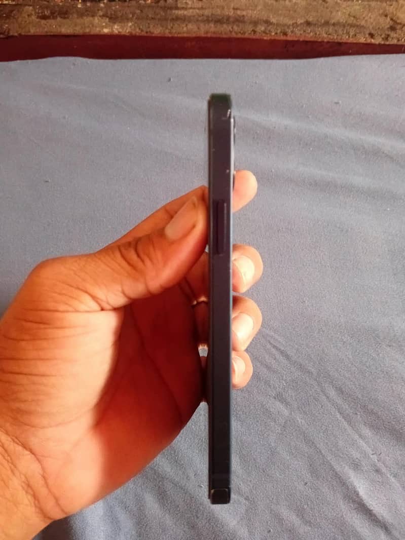 Iphone 12 4