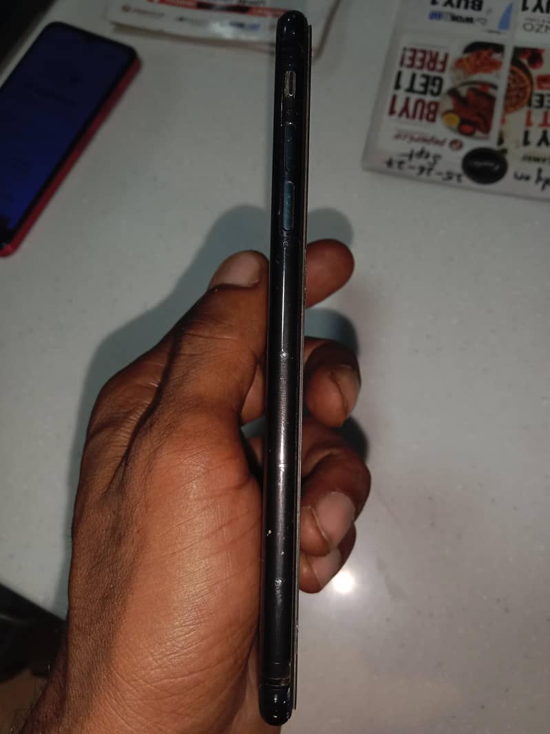 Apple iPhone 7 Plus 1