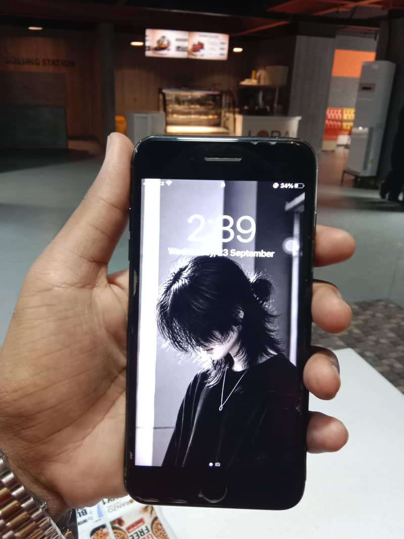 Apple iPhone 7 Plus 2
