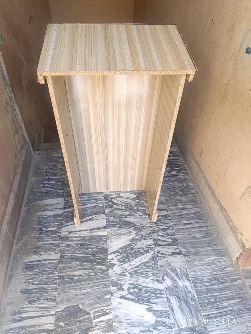 Cabinet 0