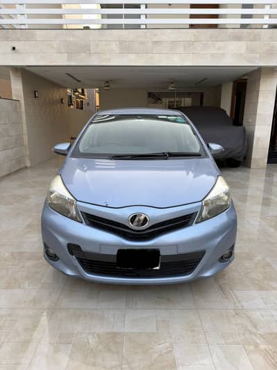 Toyota Vitz F 1.0 2011