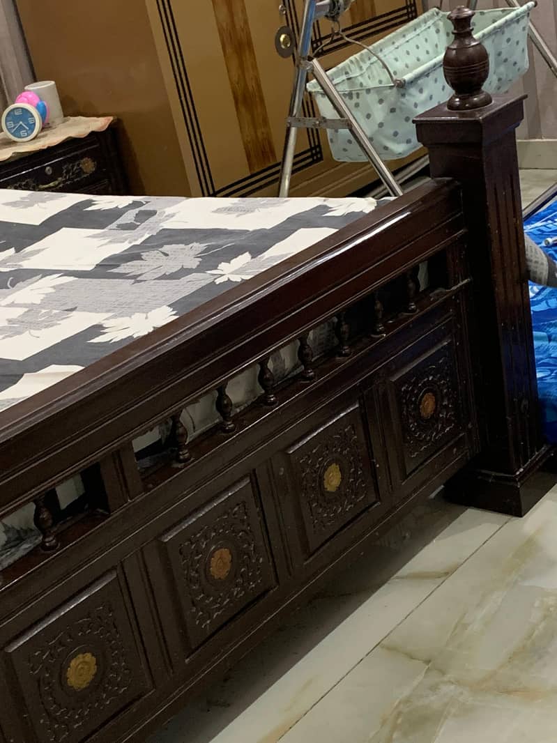 Kind size Bed side table dressing or sofas 5