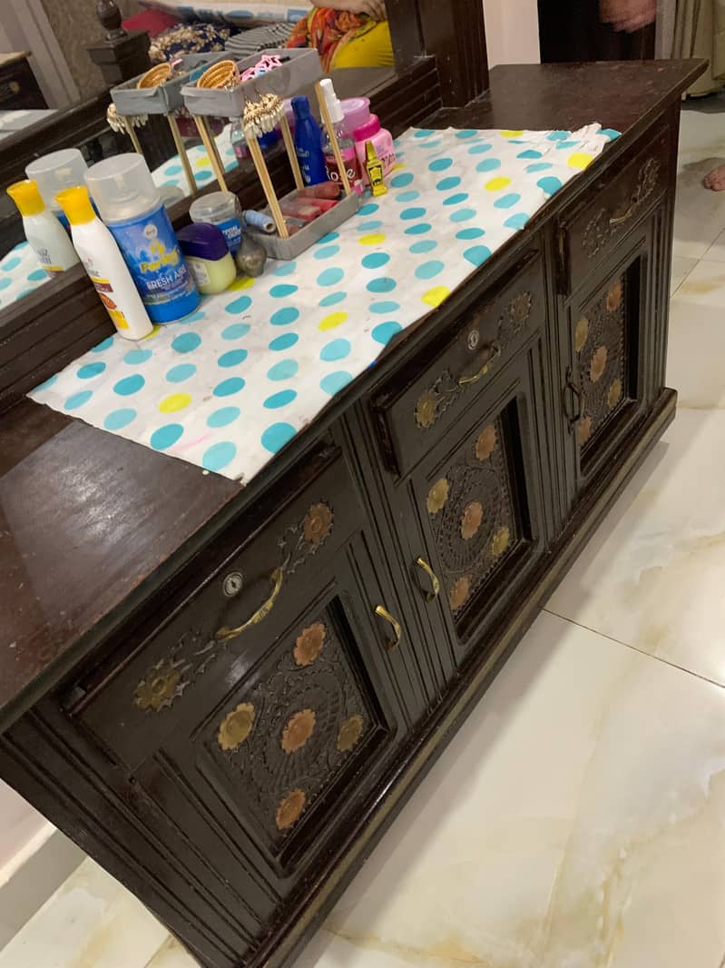 Kind size Bed side table dressing or sofas 7