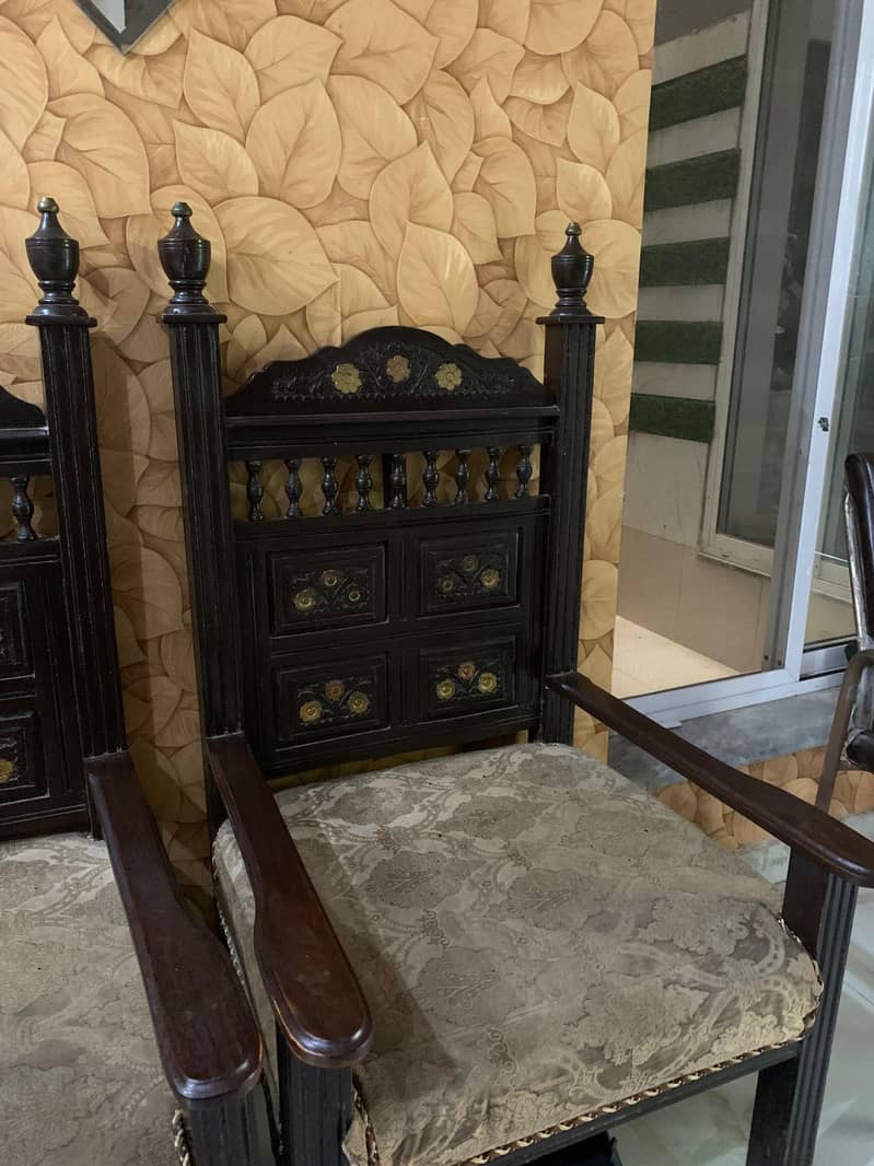 Kind size Bed side table dressing or sofas 10