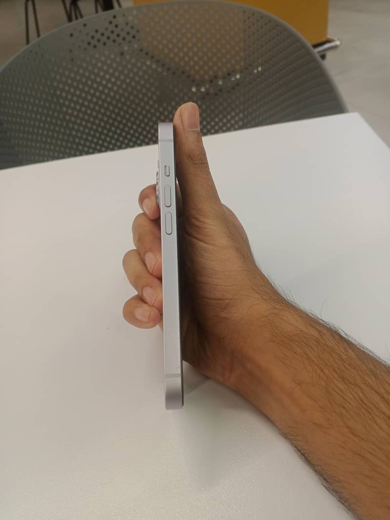 Apple iPhone 14 3