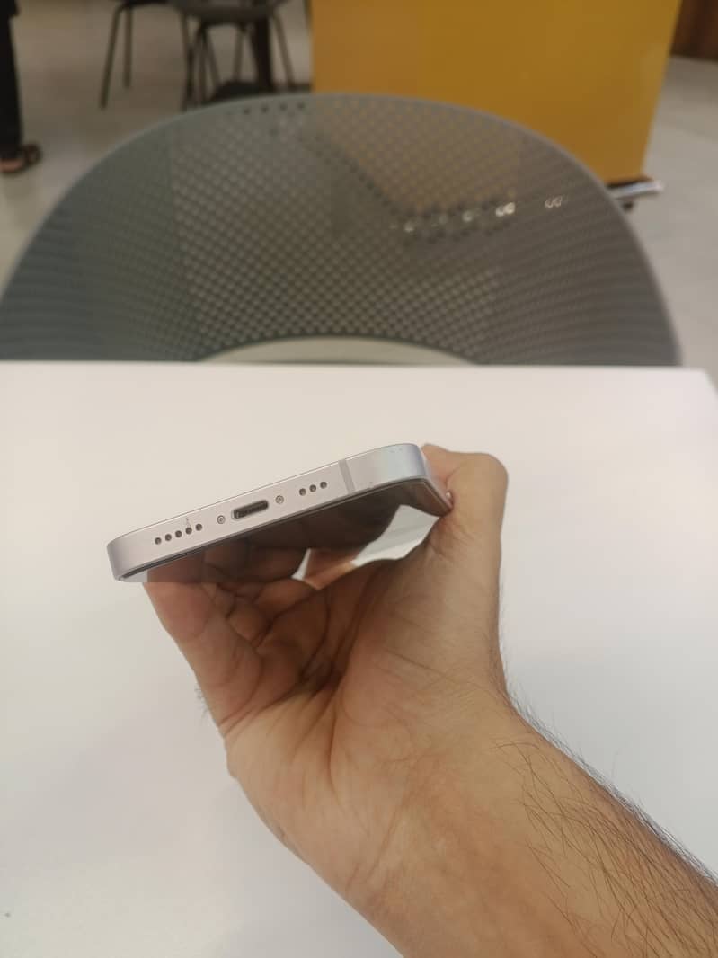 Apple iPhone 14 4