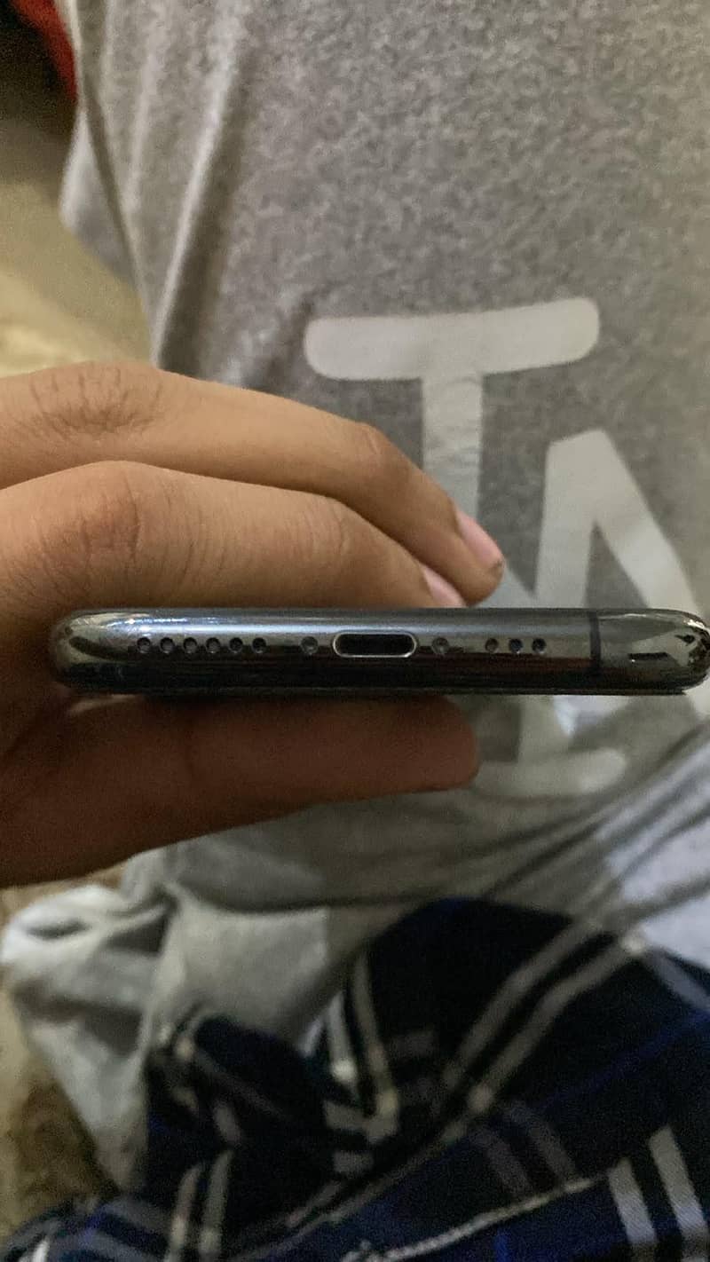 Apple iPhone 11 Pro 1