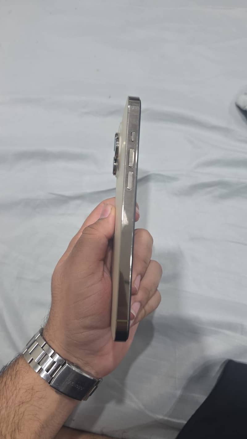 Iphone 14 pro max 2
