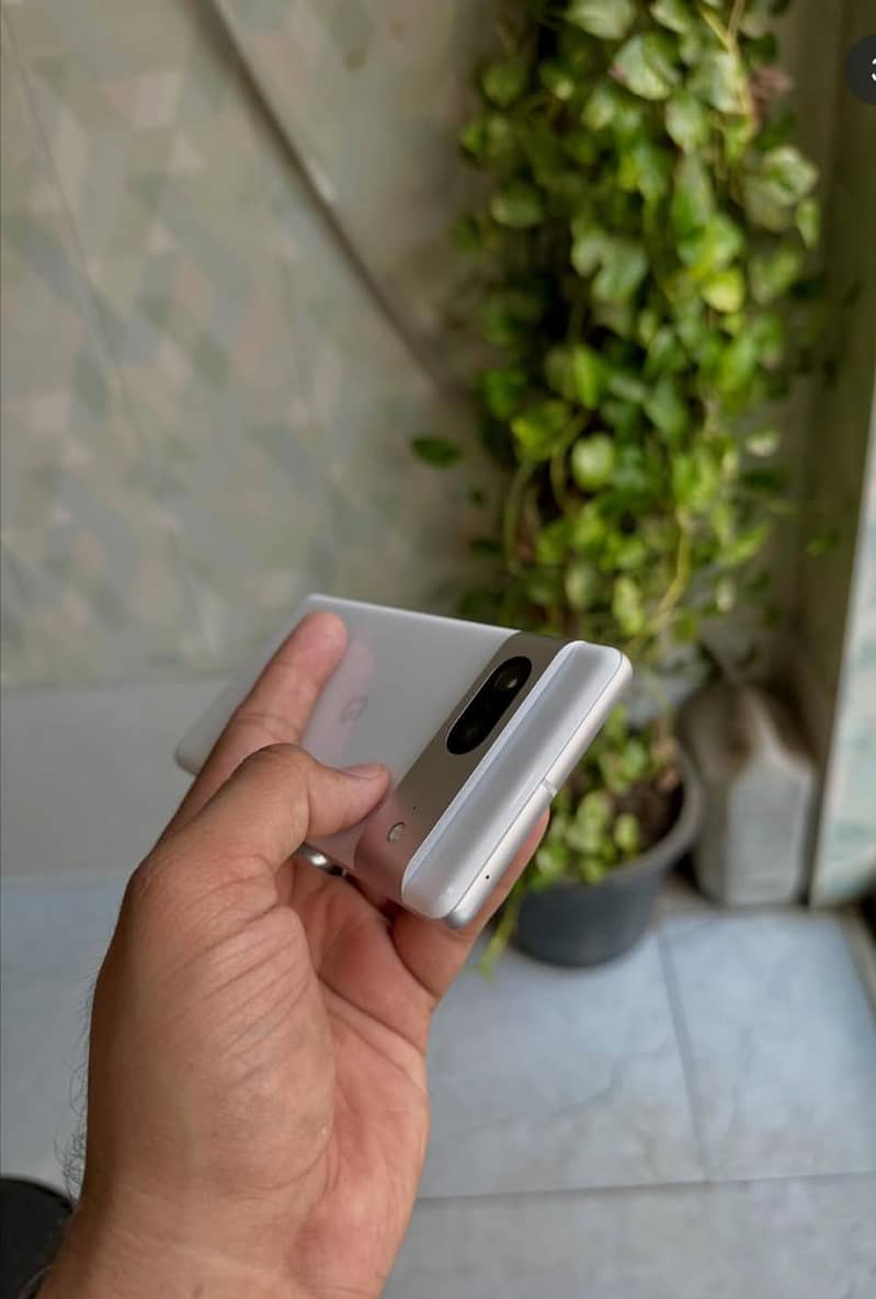 Google Pixel 7a 1