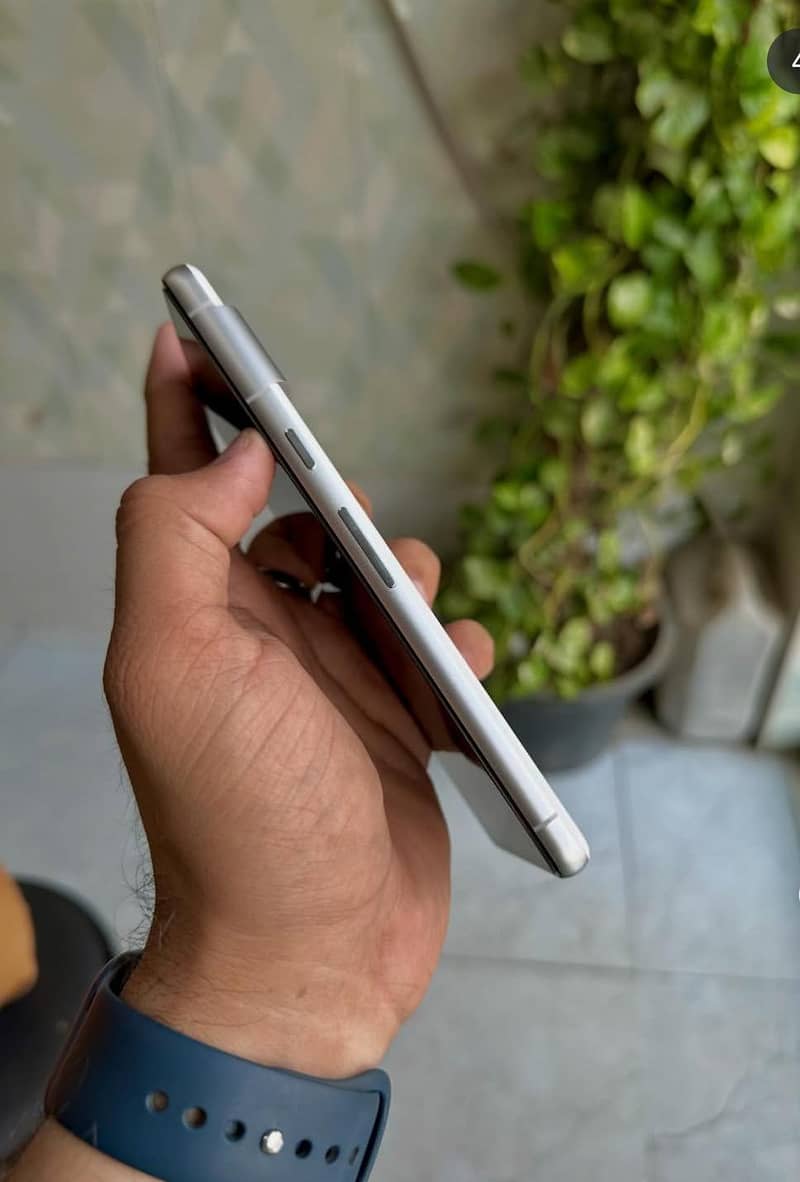 Google Pixel 7a 2