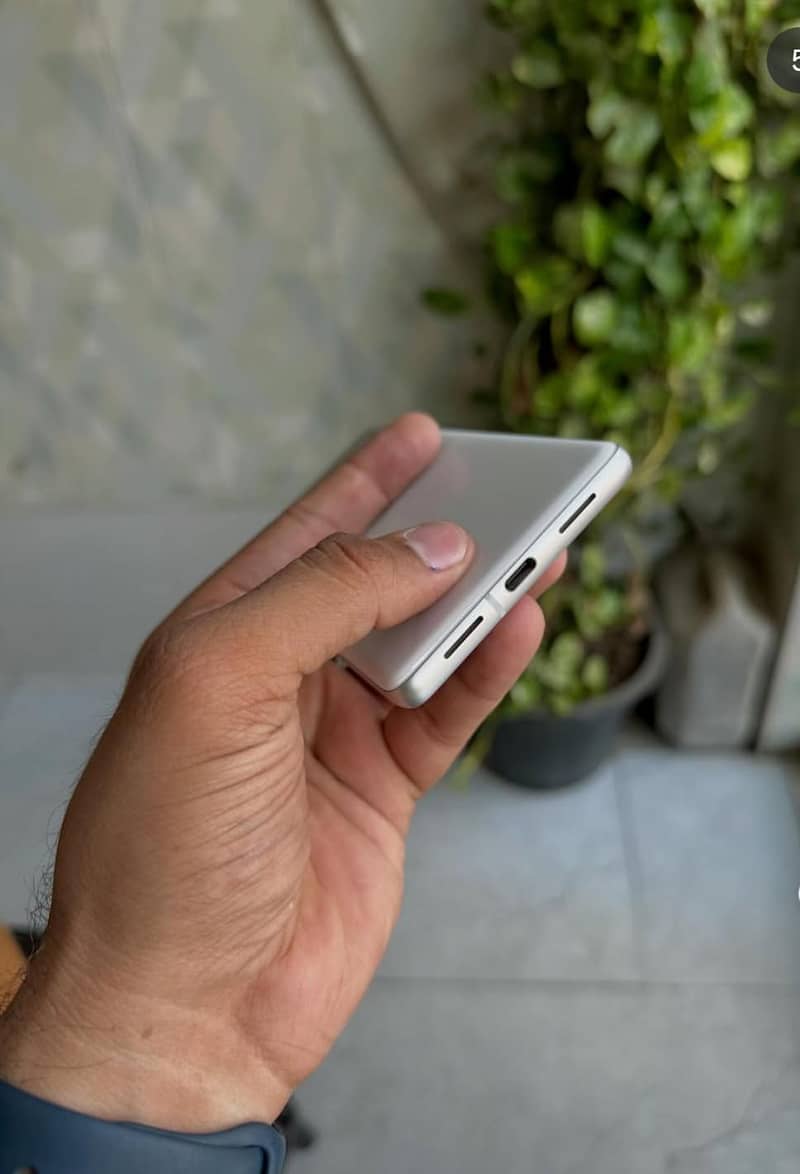 Google Pixel 7a 3
