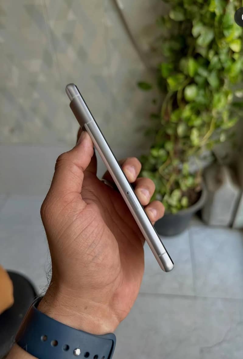 Google Pixel 7a 4