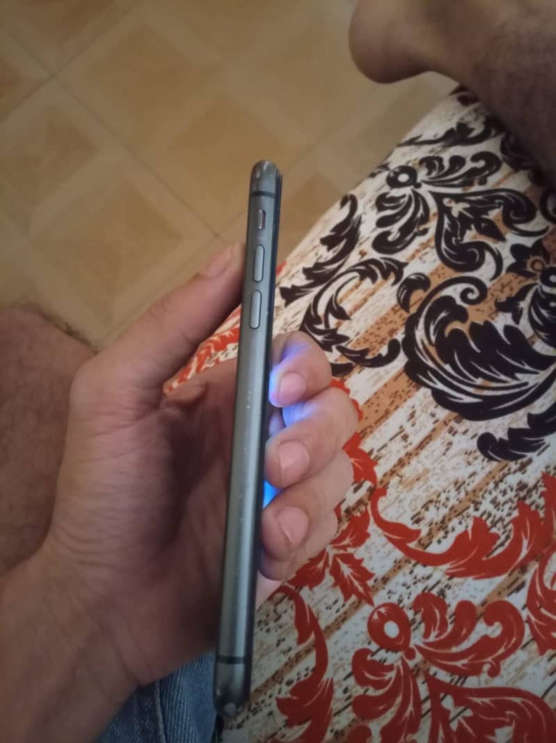 Apple iPhone 11 6