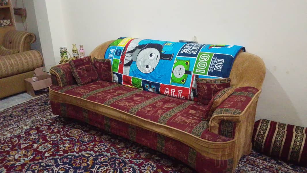 5 Sofas 1