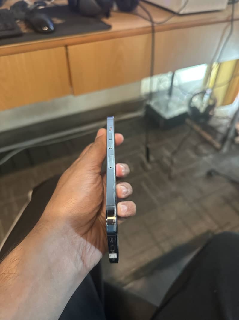 Apple iPhone 13 Pro 4