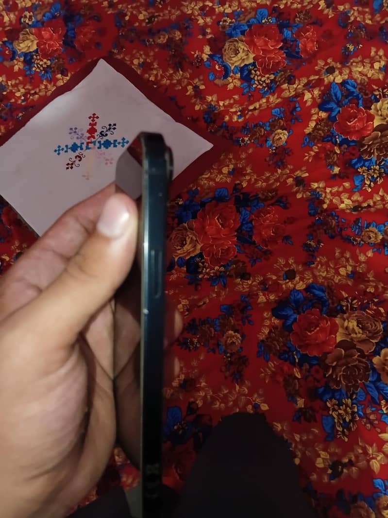 Apple iPhone 14 plus 3