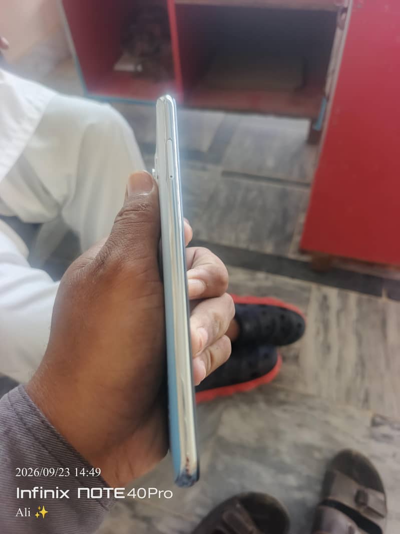 Tecno CAMON 40 Pro 4
