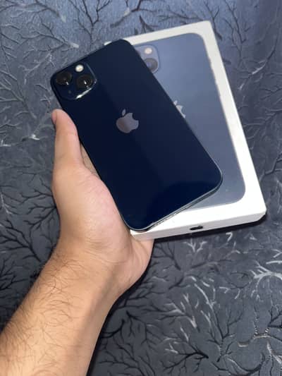 Apple iPhone 13