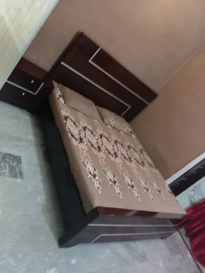 used bed 2 side table condition 10/9