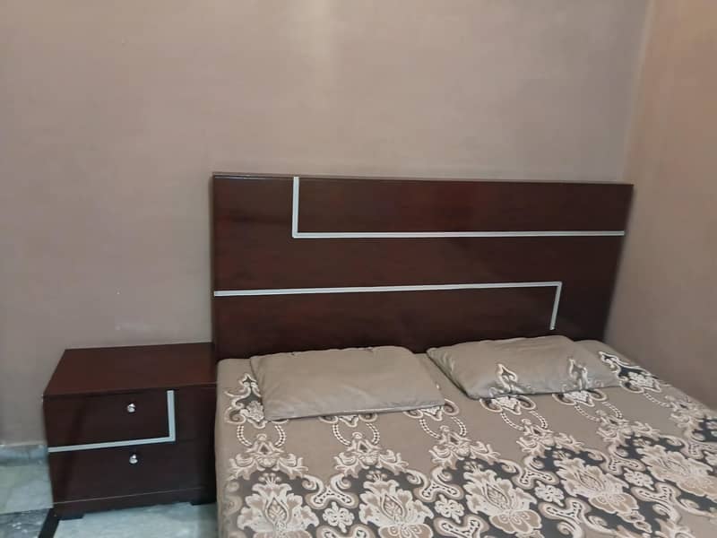used bed 2 side table condition 10/9 2
