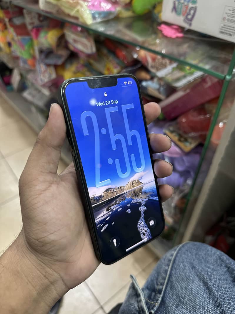 Apple iPhone 13 2