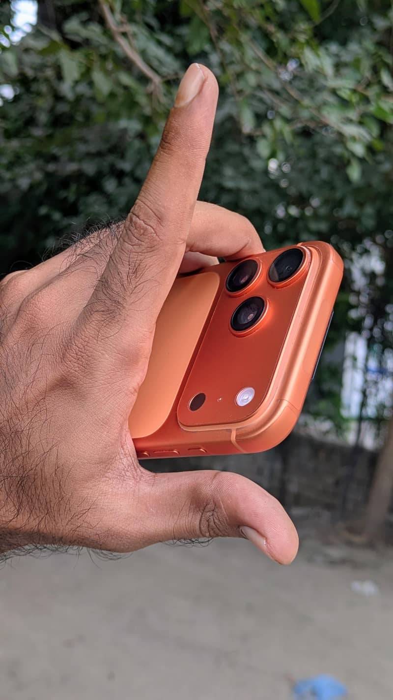 Apple iPhone 17 Pro Max 5