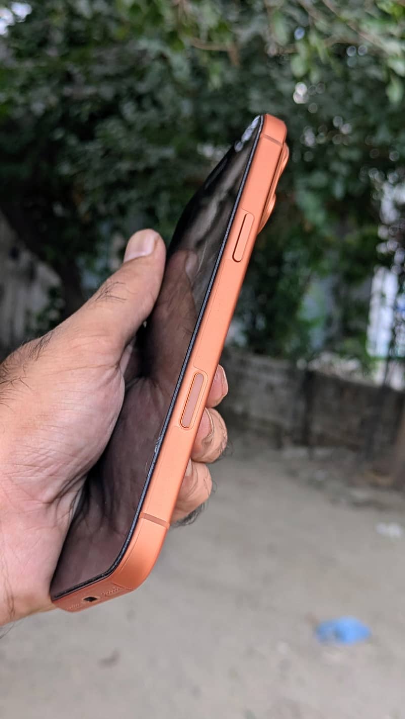 Apple iPhone 17 Pro Max 9