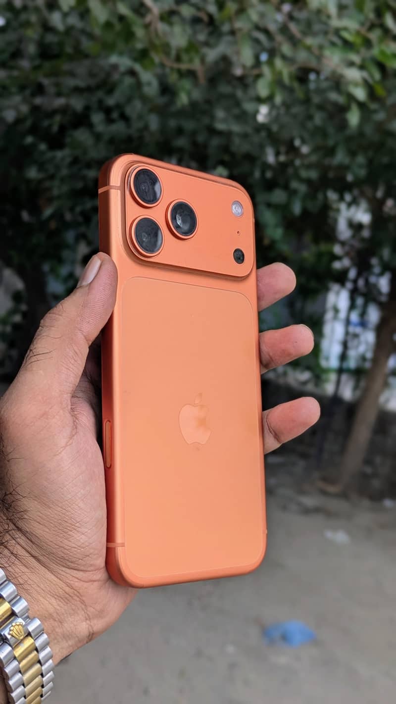 Apple iPhone 17 Pro Max 10