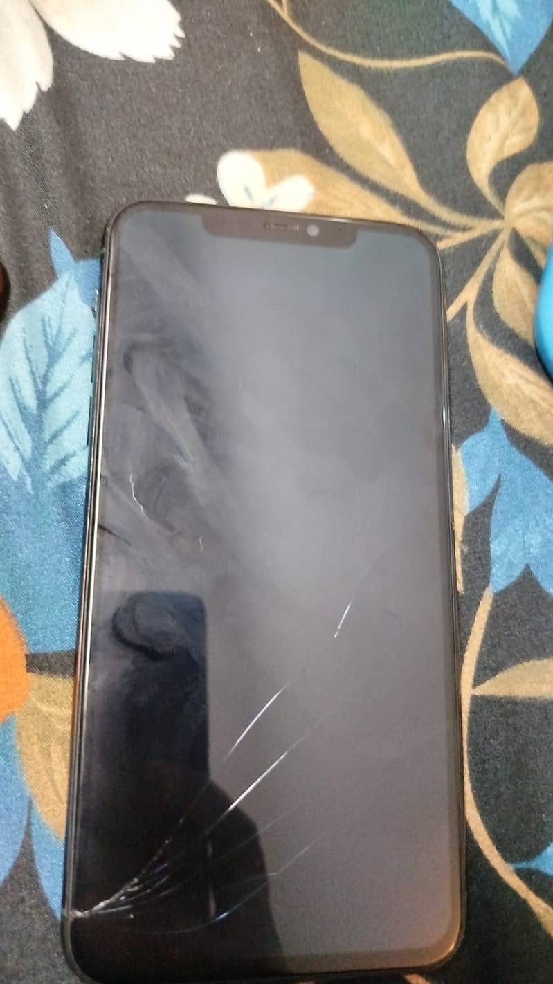 Apple iPhone 11 Pro Max 2