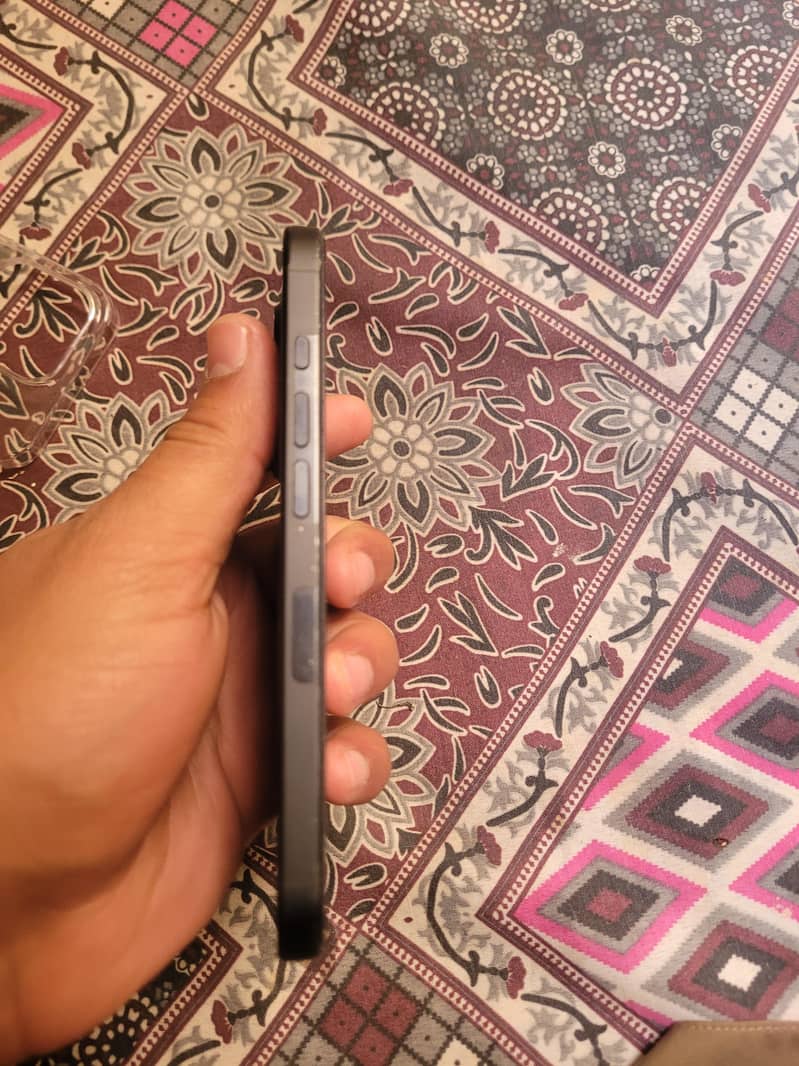 Apple iPhone 16 Pro 5