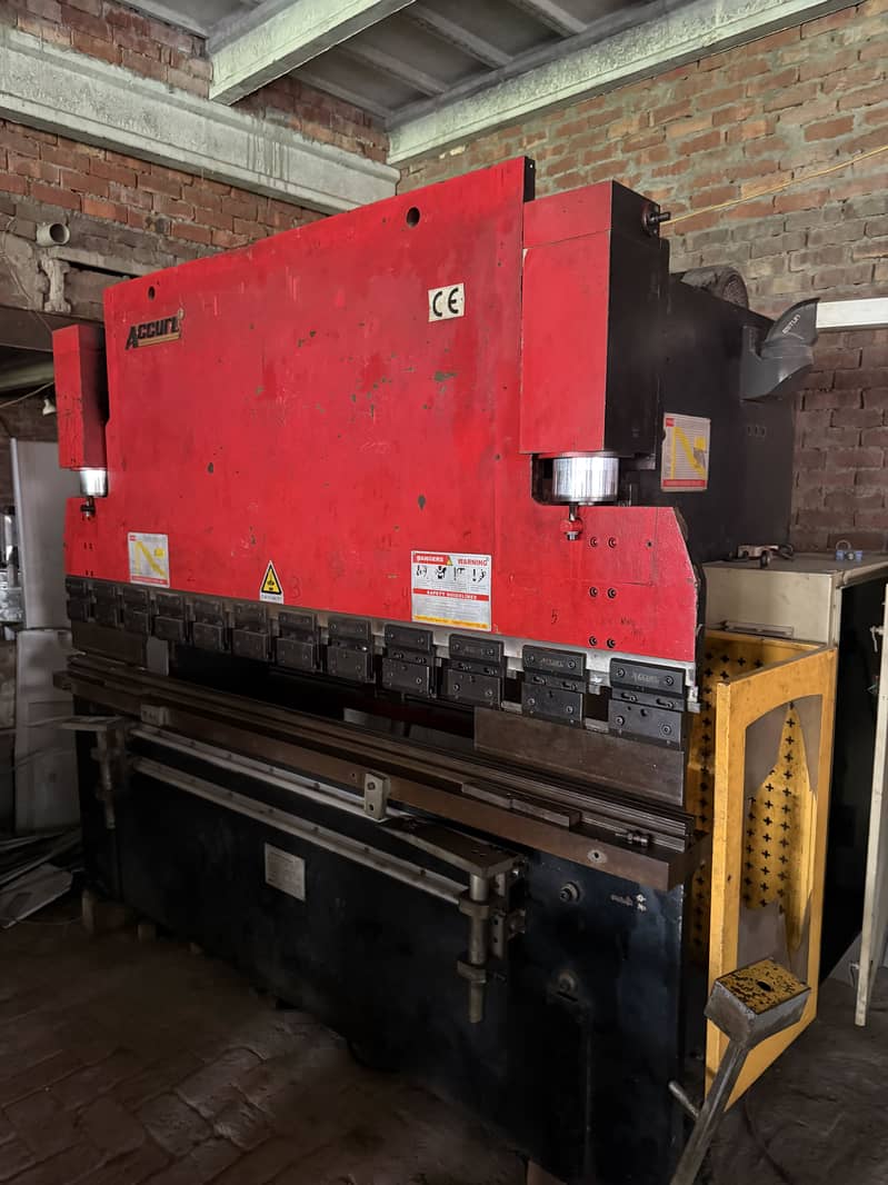 Bending machine 1