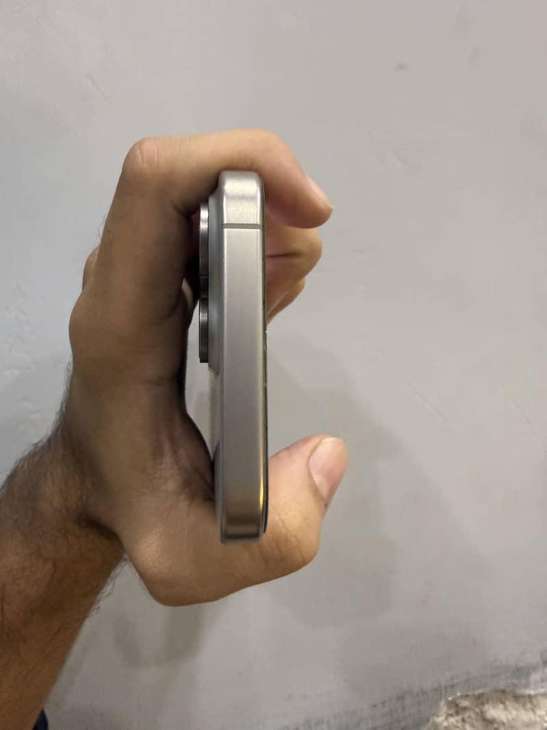 Apple iPhone 15 Pro Max 1