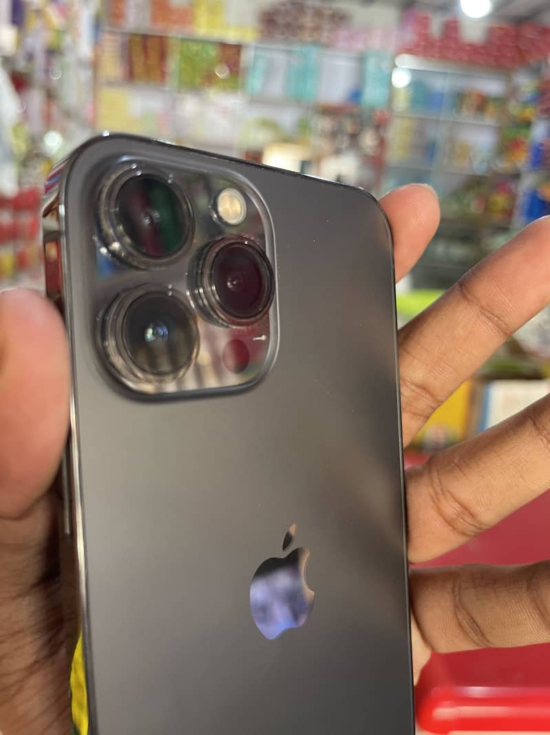 Apple iPhone 13 Pro Max 2